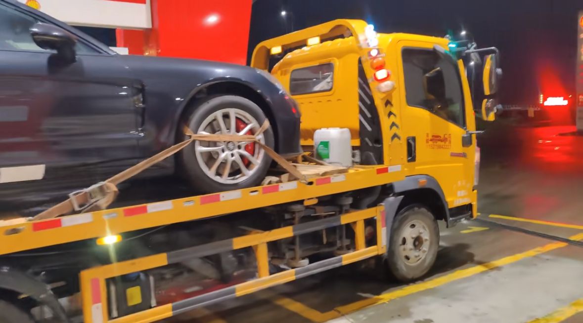 阿里行车途中遇到突发状况该如何呼叫道路救援？